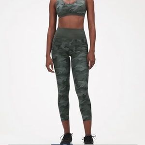 GAP camo leggings